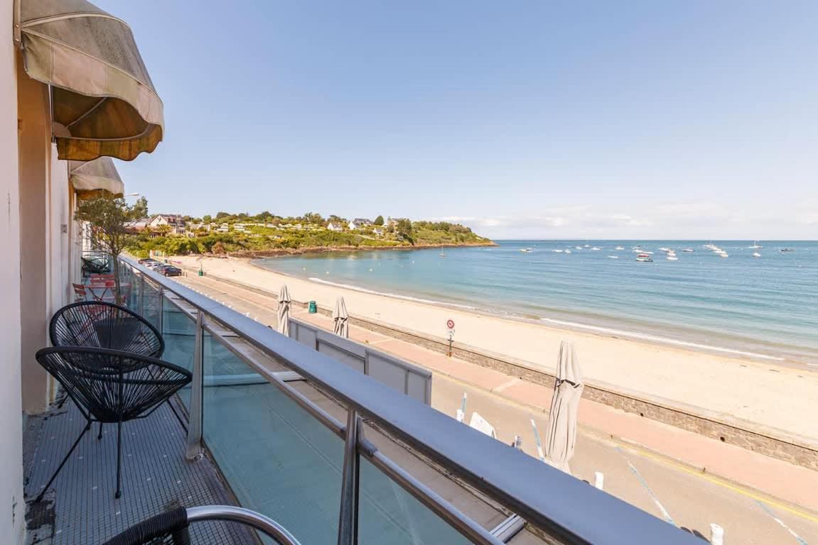 Les Pieds Dans L'Eau - Appartment 2 - Vue Mer Канкаль Екстер'єр фото